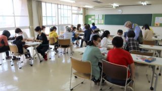 外国にルーツを持つ子どものための日本語教室「なかよし」―コロナ下を生きる―